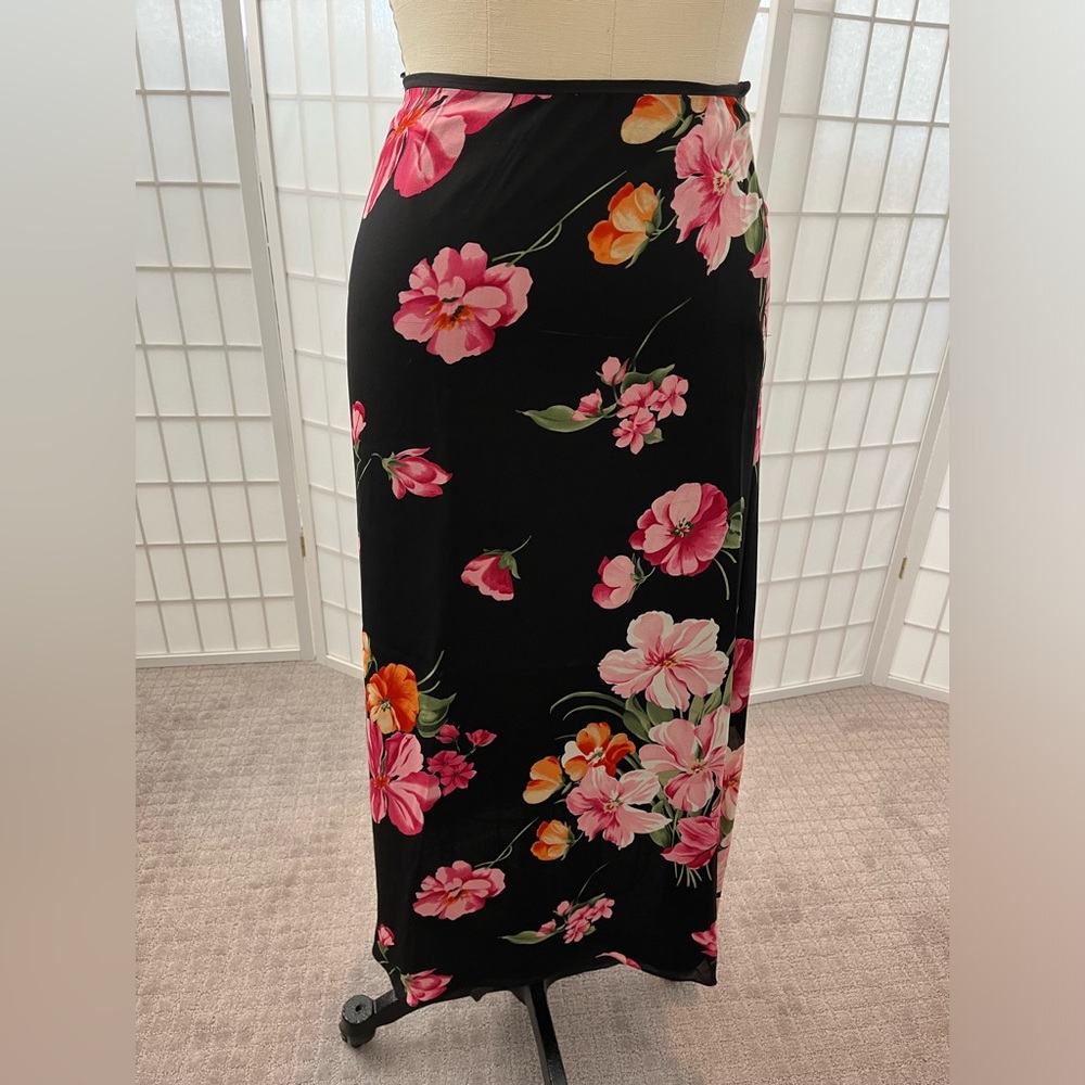 Ellen Tracy 100% Silk Black & Pink Floral Skirt | Size: Petite 2